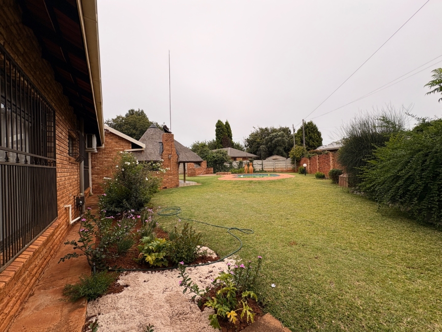 6 Bedroom Property for Sale in Doringkruin North West